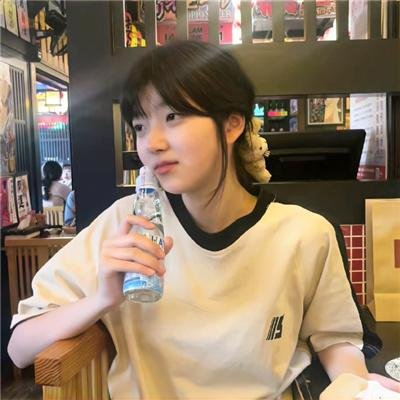 她不知道那些鸟的名字